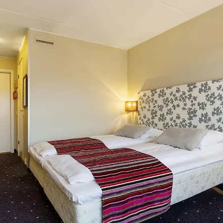 ホテル スカンディック キルケネス